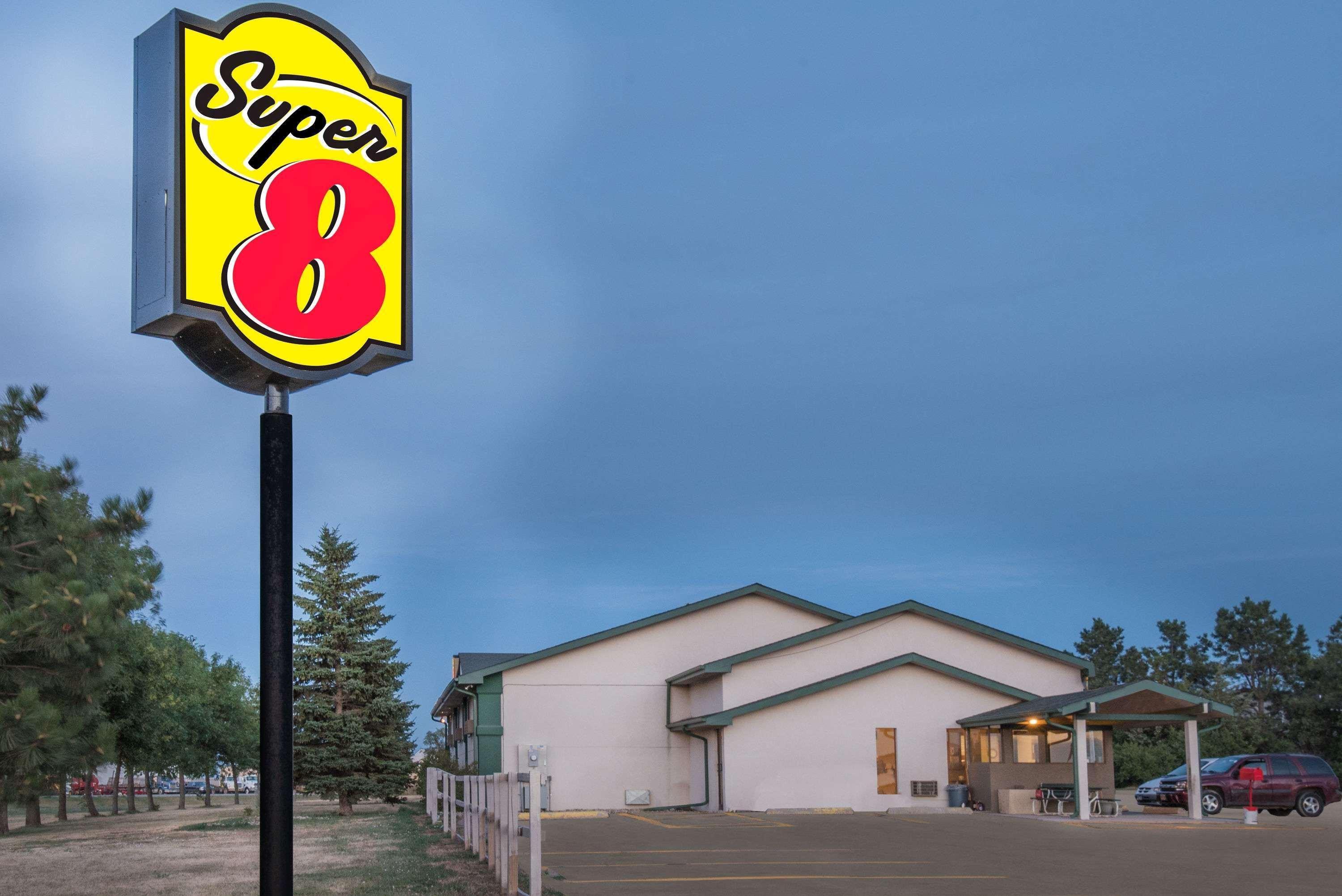 Super 8 By Wyndham Miller Hotel Екстериор снимка