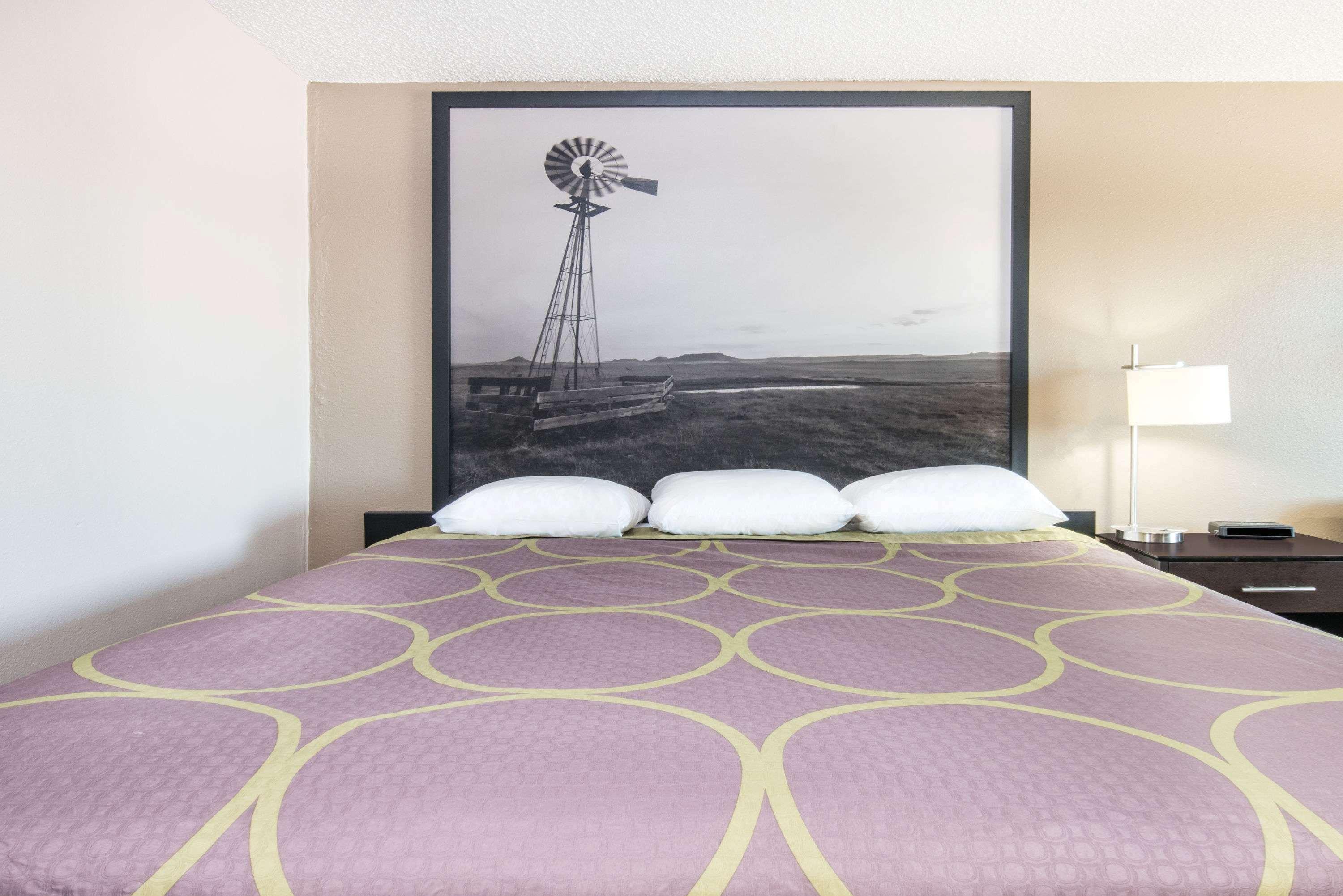 Super 8 By Wyndham Miller Hotel Екстериор снимка